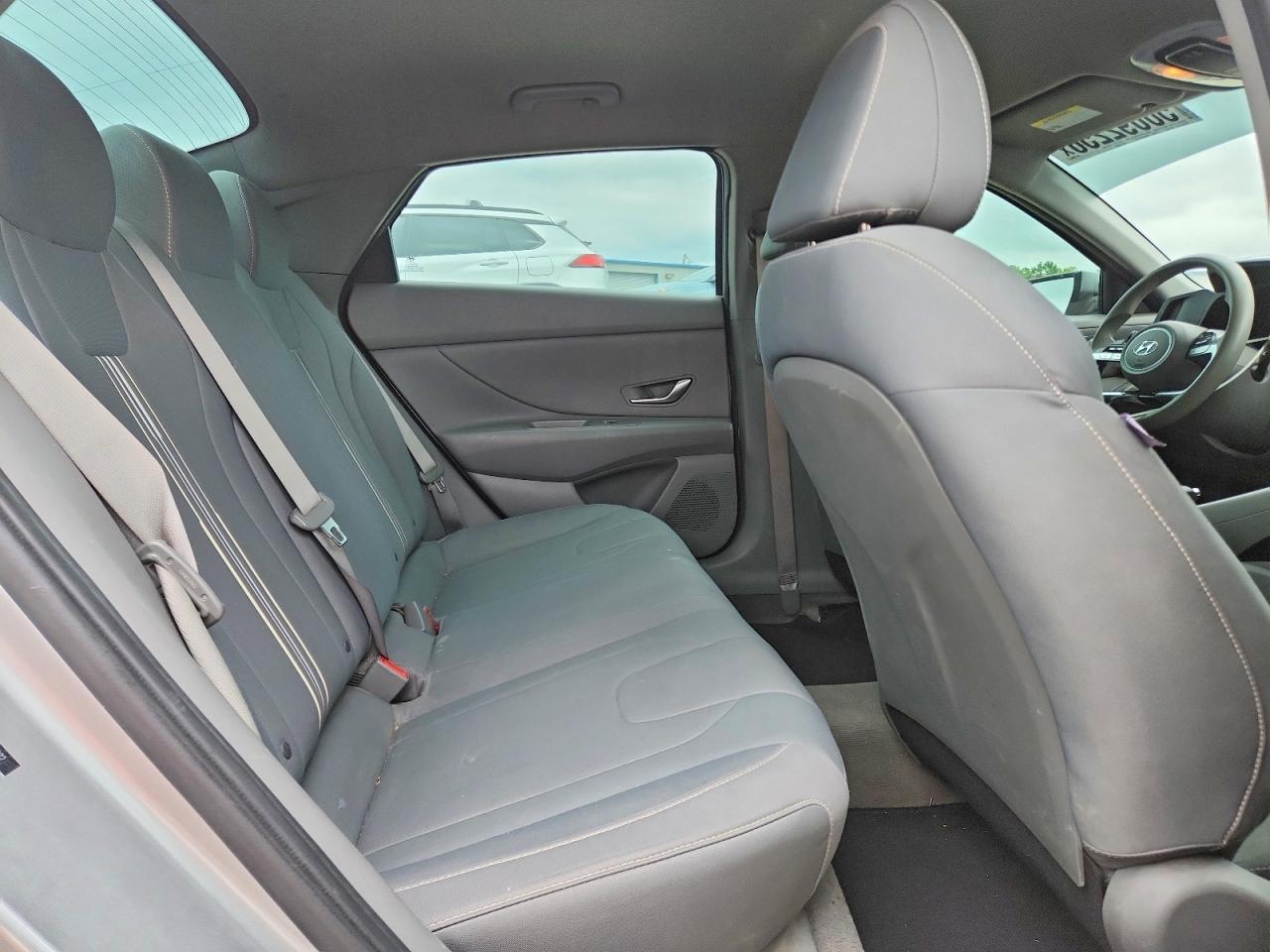 2022 HYUNDAI ELANTRA SEL photo 19