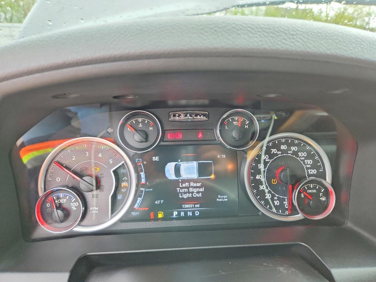 2015 RAM 1500 SLT photo 25