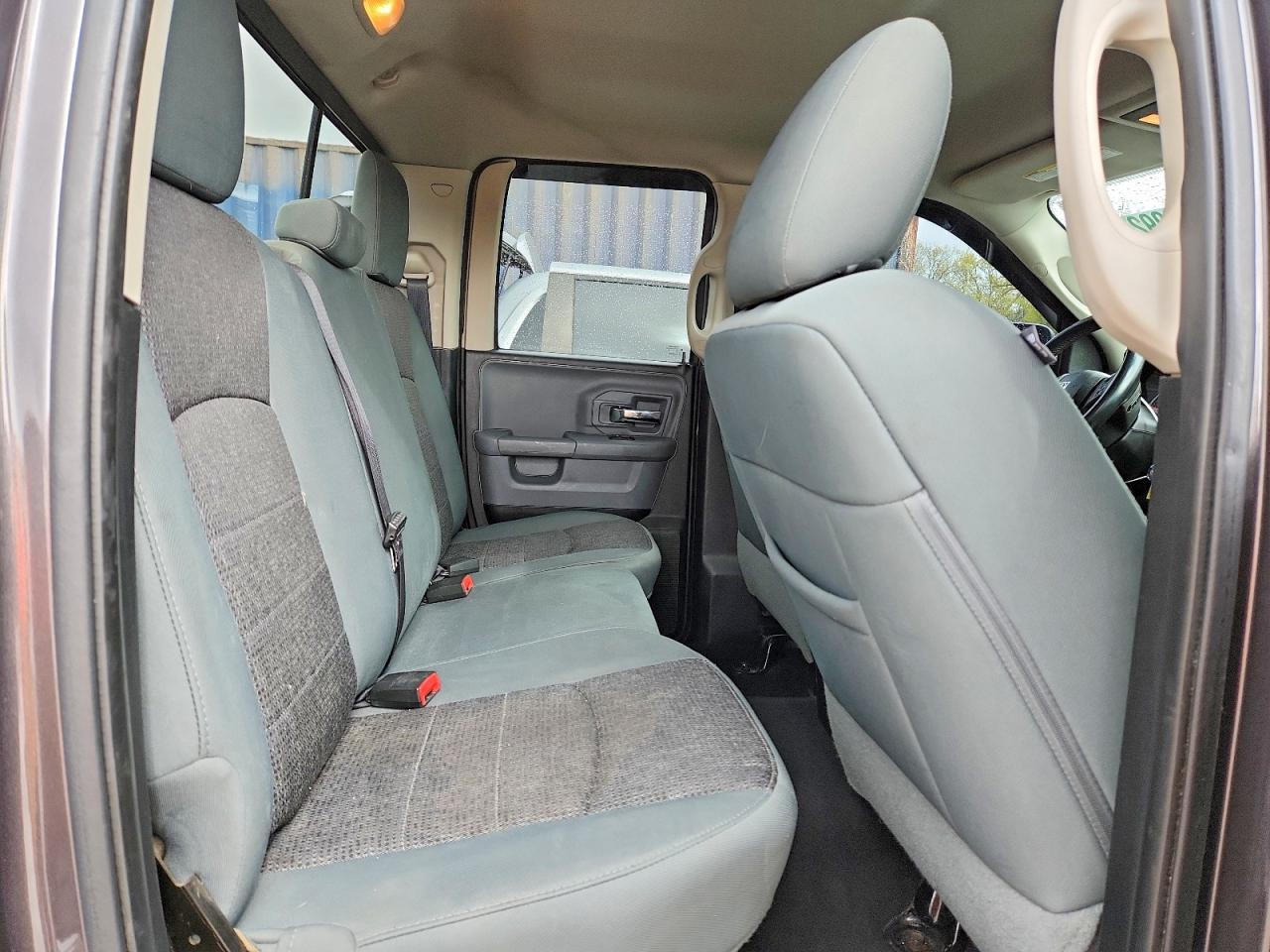 2015 RAM 1500 SLT photo 28