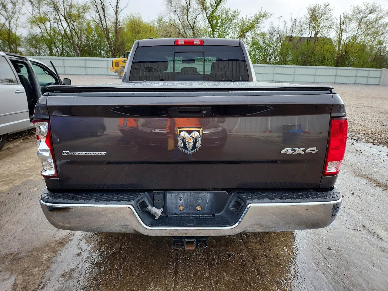 2015 RAM 1500 SLT photo 16