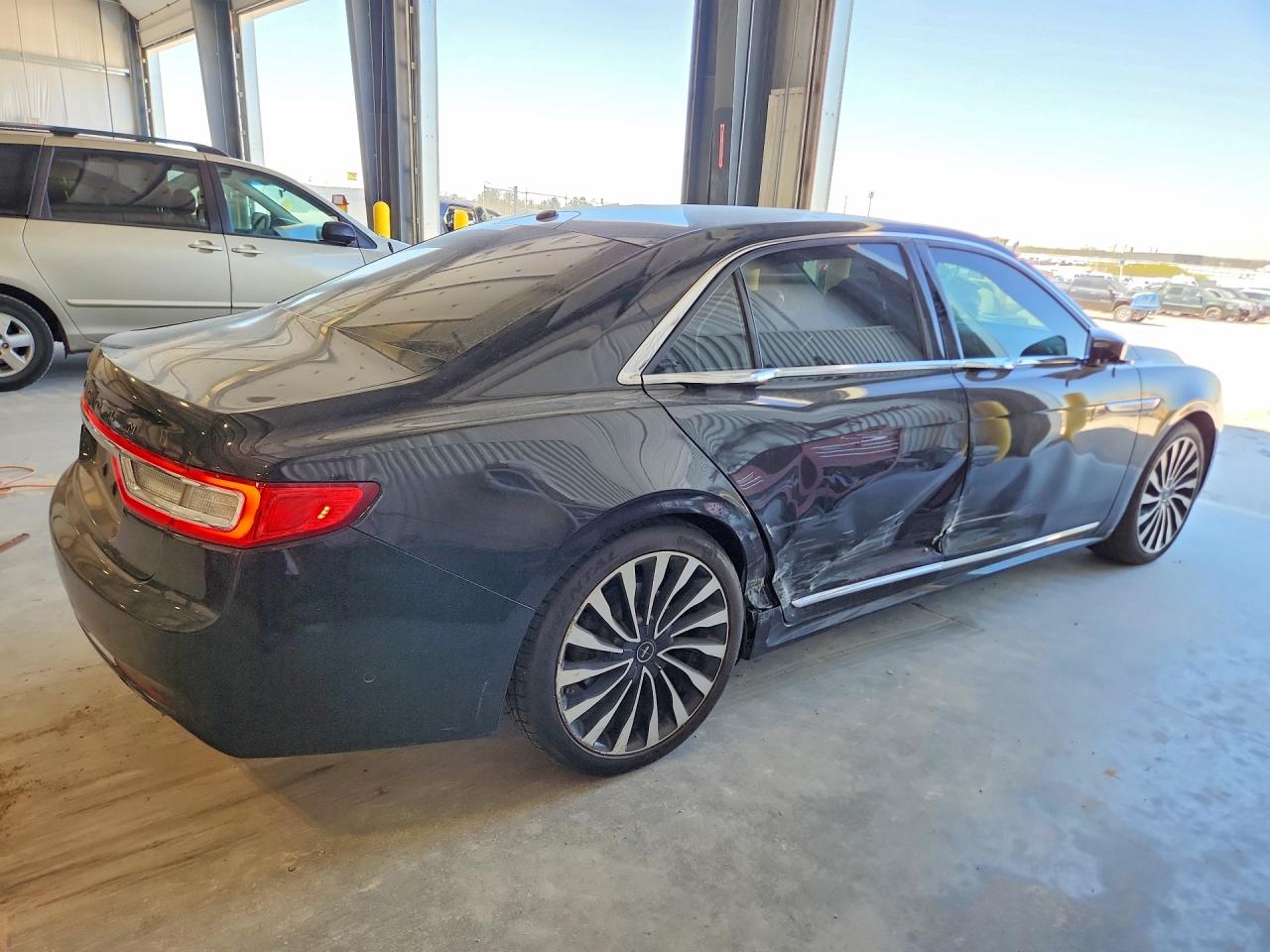 2017 LINCOLN CONTINENTAL BLACK LABEL photo 5