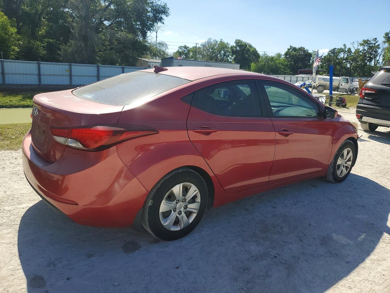 2016 HYUNDAI ELANTRA SE photo 5