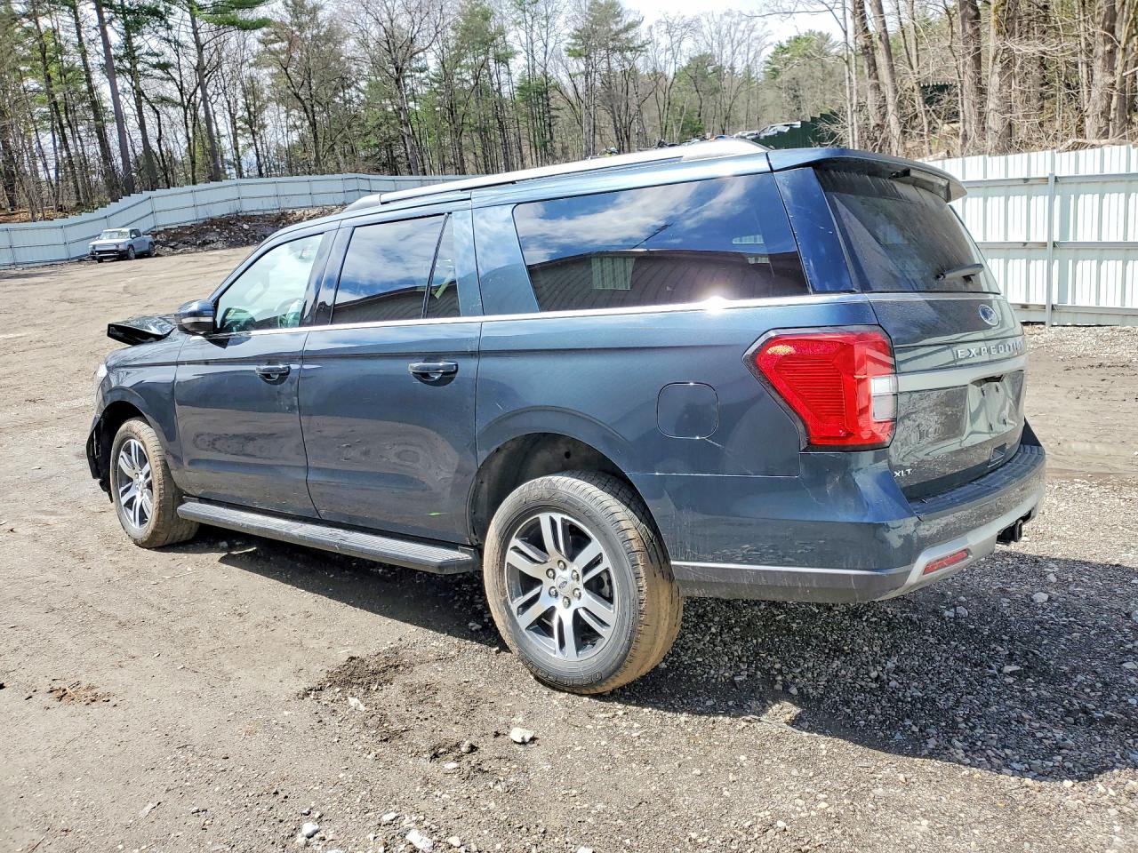 2024 FORD EXPEDITION MAX XLT photo 3