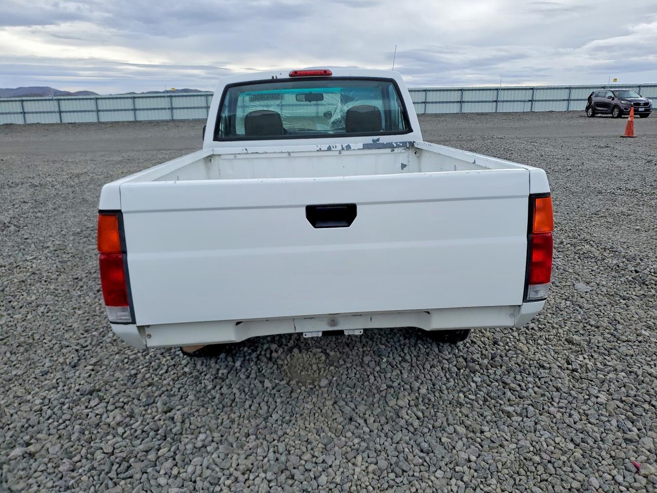 1997 NISSAN TRUCK BASE photo 11