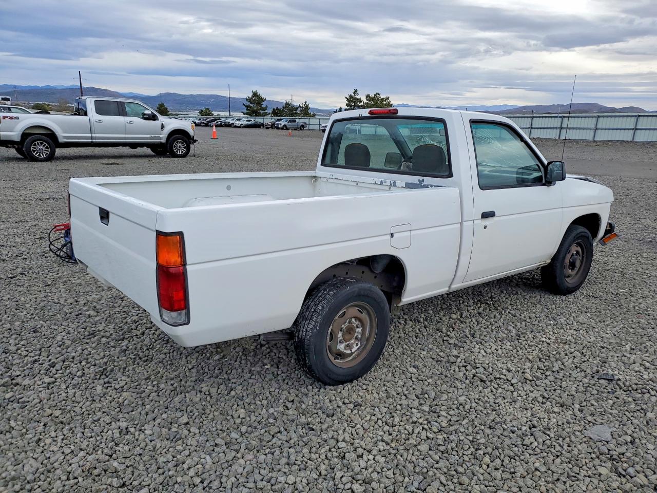 1997 NISSAN TRUCK BASE photo 5