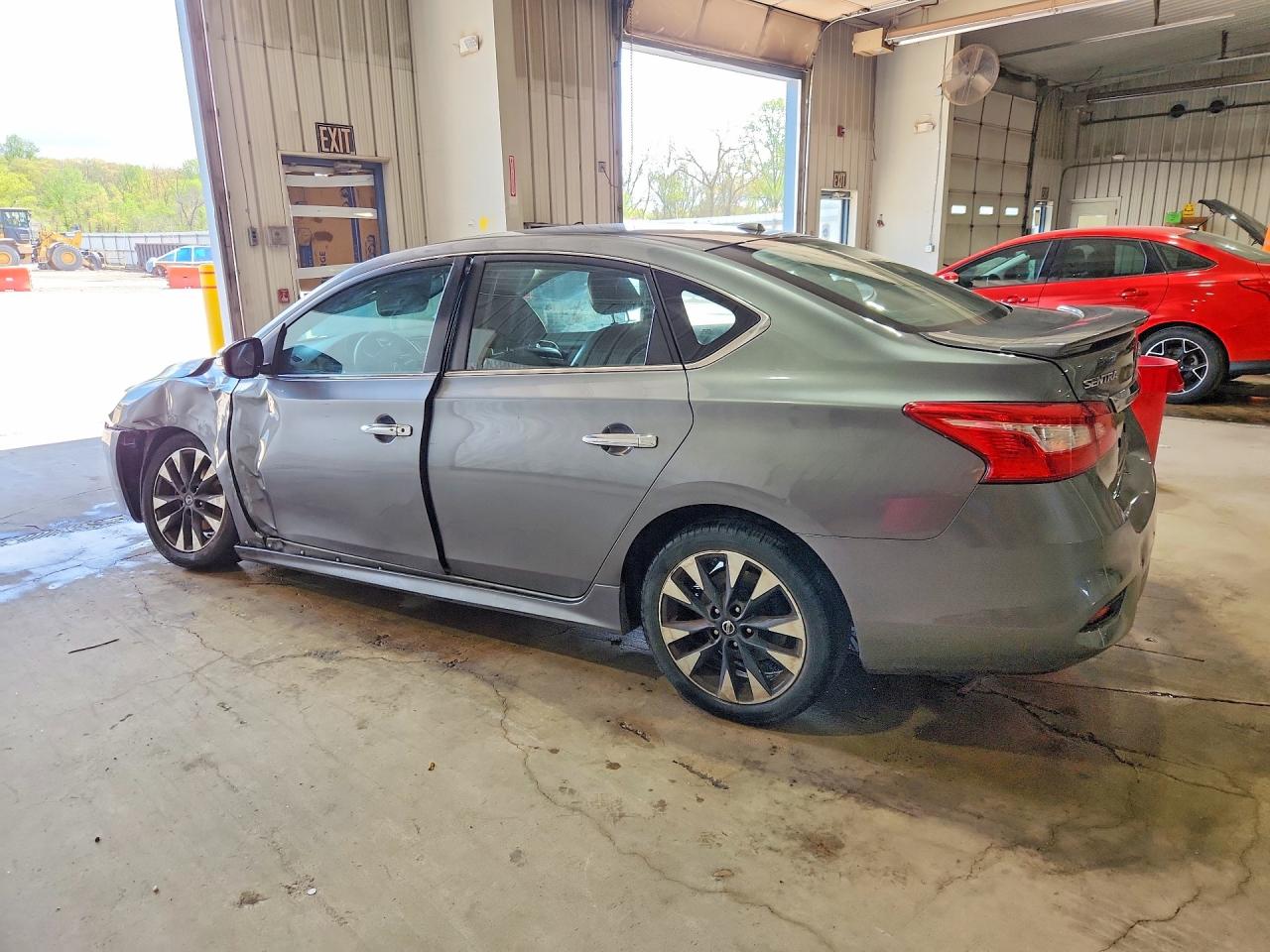 2016 NISSAN SENTRA SR photo 4