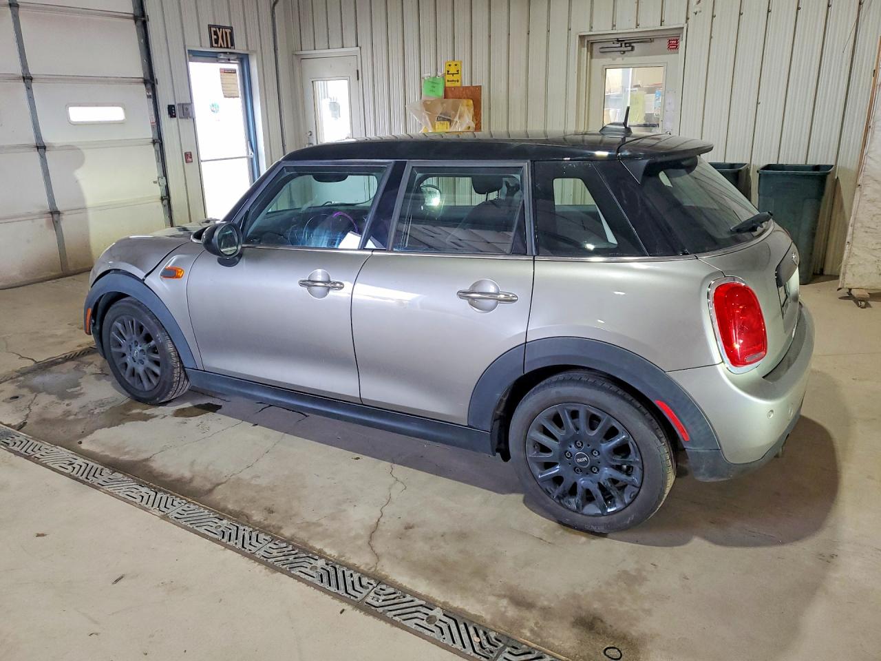 2017 MINI COOPER photo 3