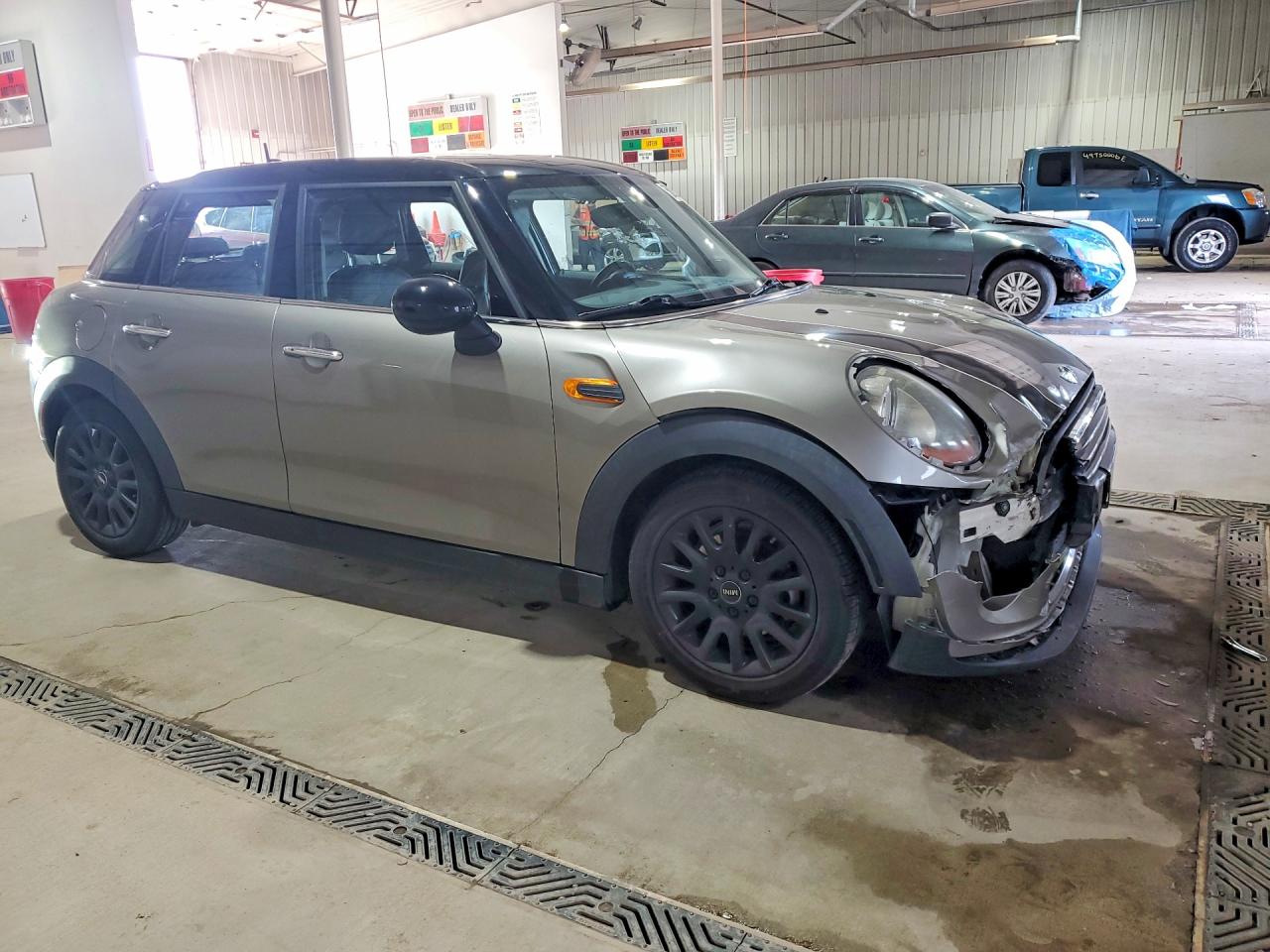 2017 MINI COOPER photo 7