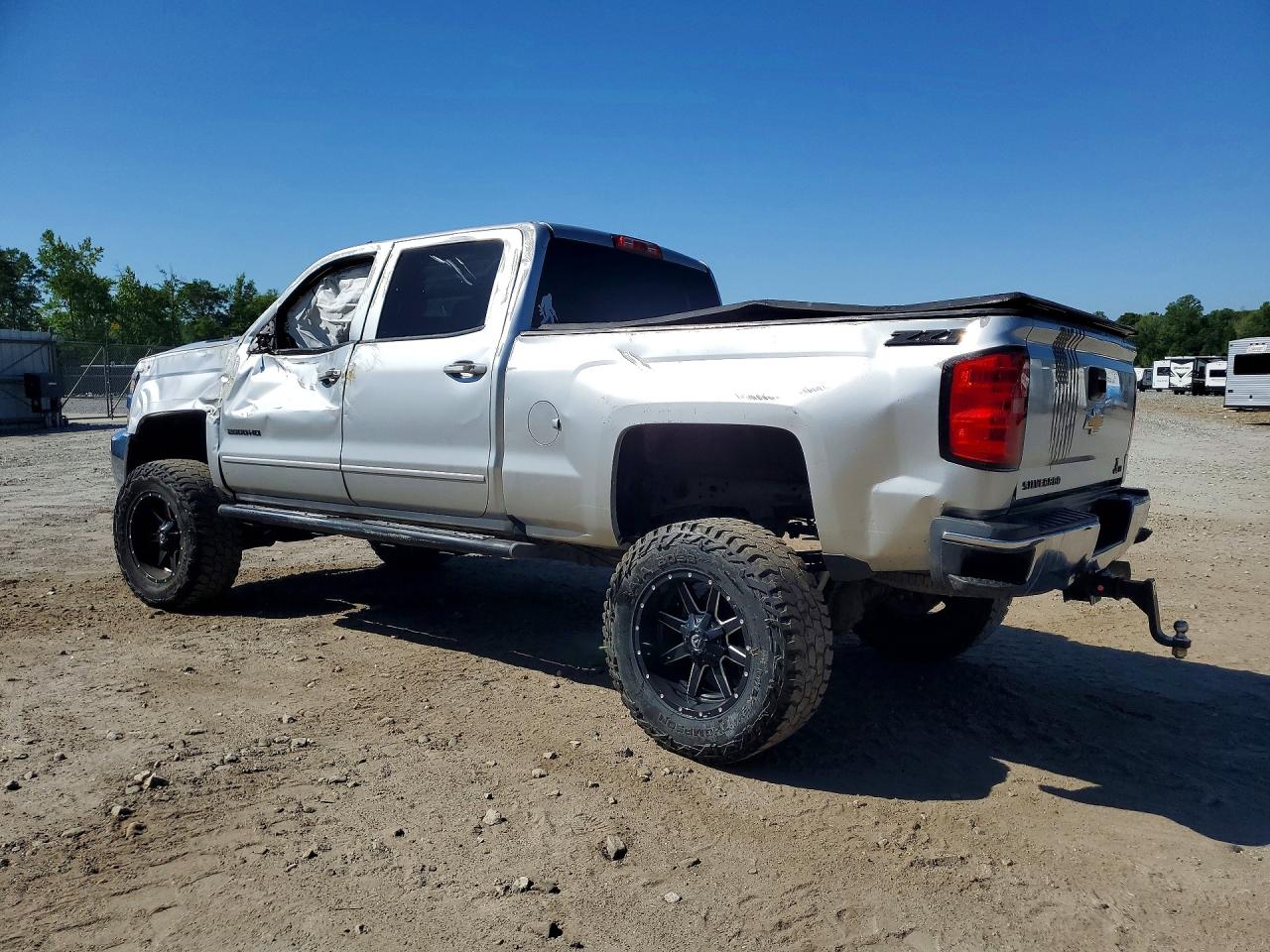 2017 CHEVROLET SILVERADO K2500 HEAVY DUTY LT photo 4