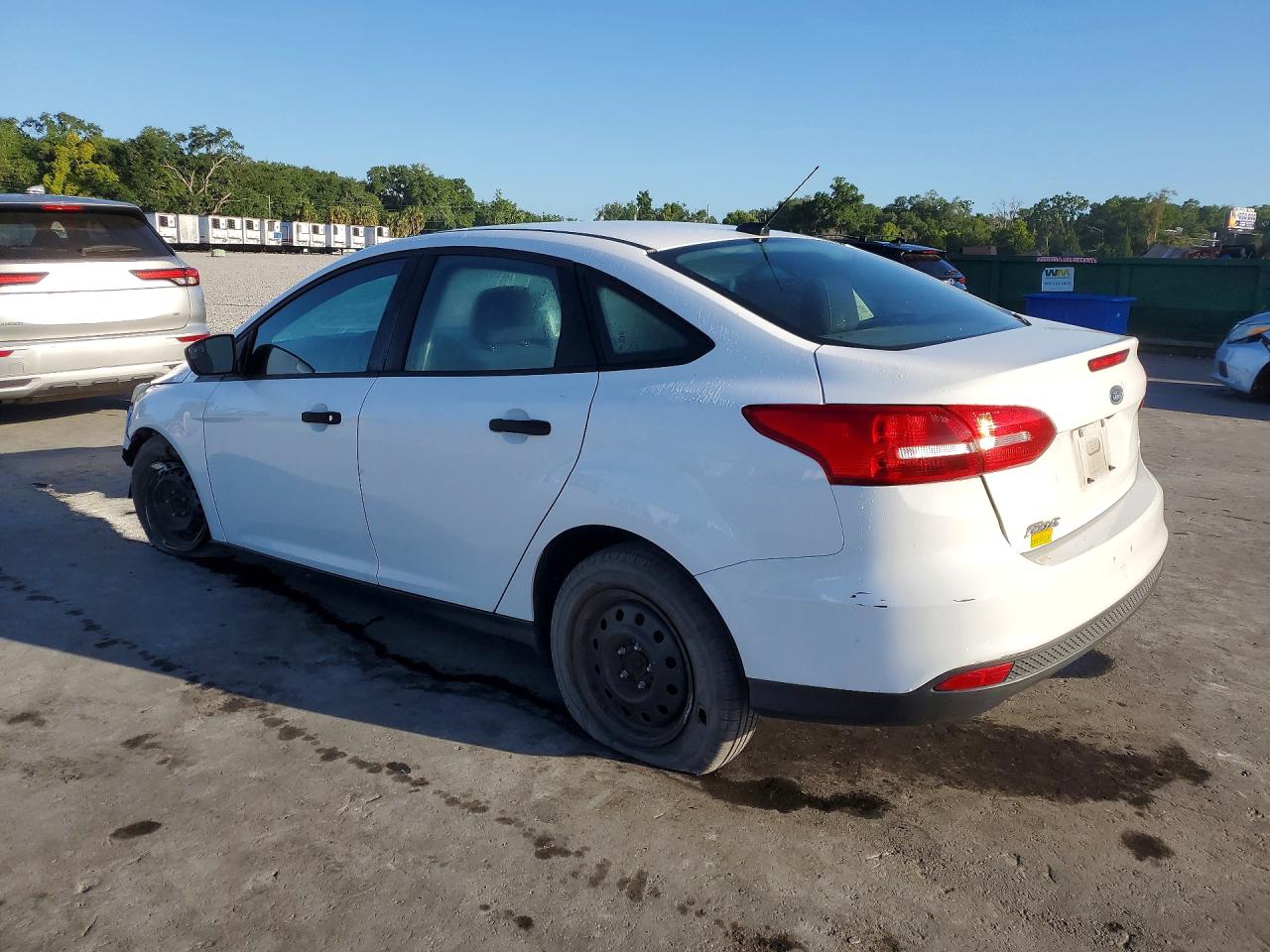 2017 FORD FOCUS S photo 2