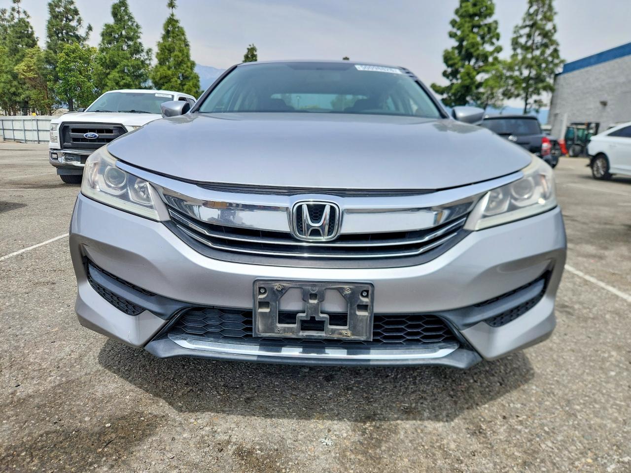 2017 HONDA ACCORD LX photo 9