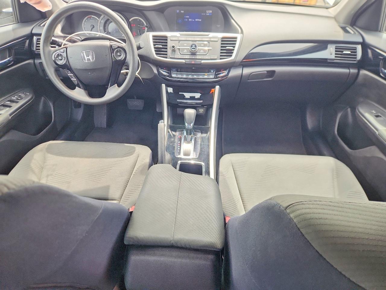 2017 HONDA ACCORD LX photo 15
