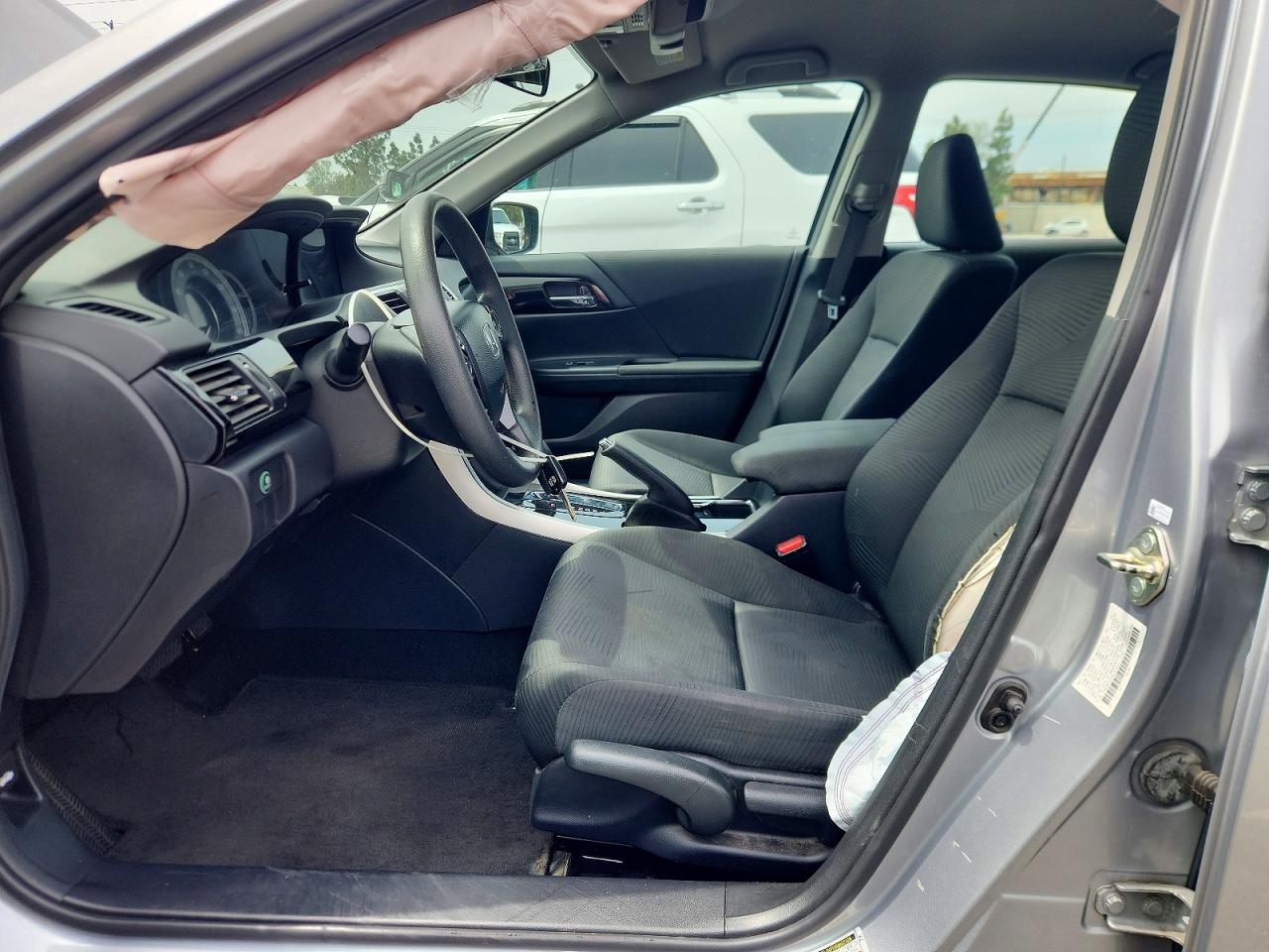 2017 HONDA ACCORD LX photo 13