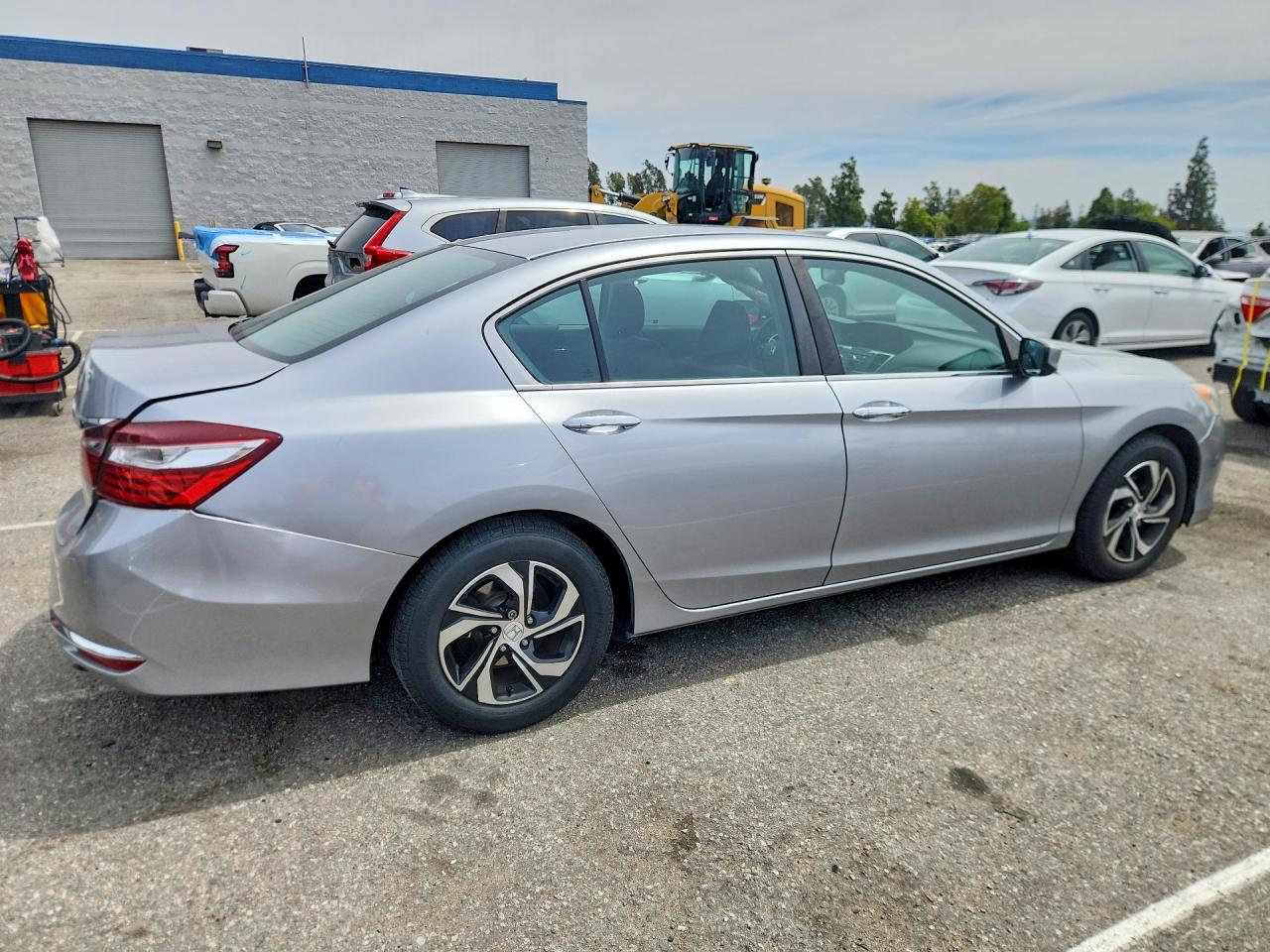 2017 HONDA ACCORD LX photo 5
