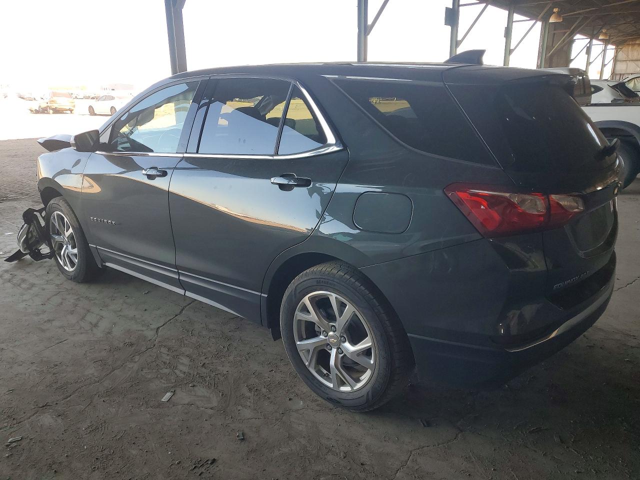 2018 CHEVROLET EQUINOX LT photo 2