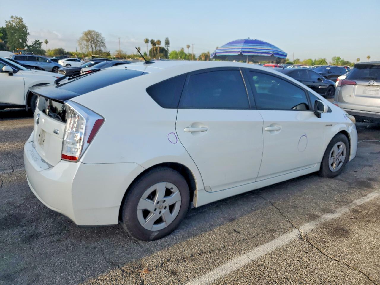 2011 TOYOTA PRIUS TWO photo 7