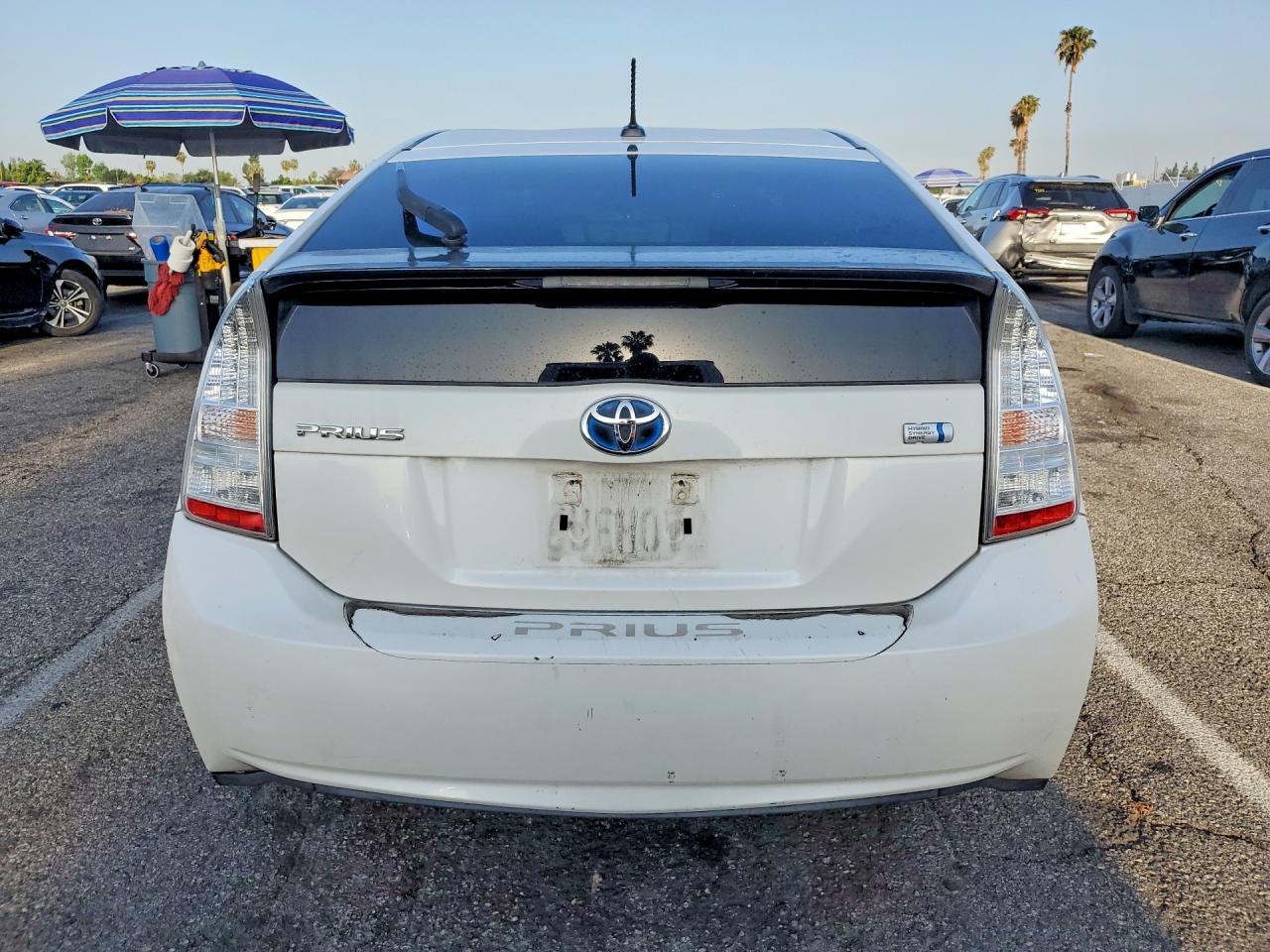 2011 TOYOTA PRIUS TWO photo 16