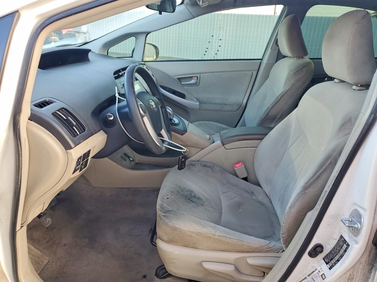 2011 TOYOTA PRIUS TWO photo 19