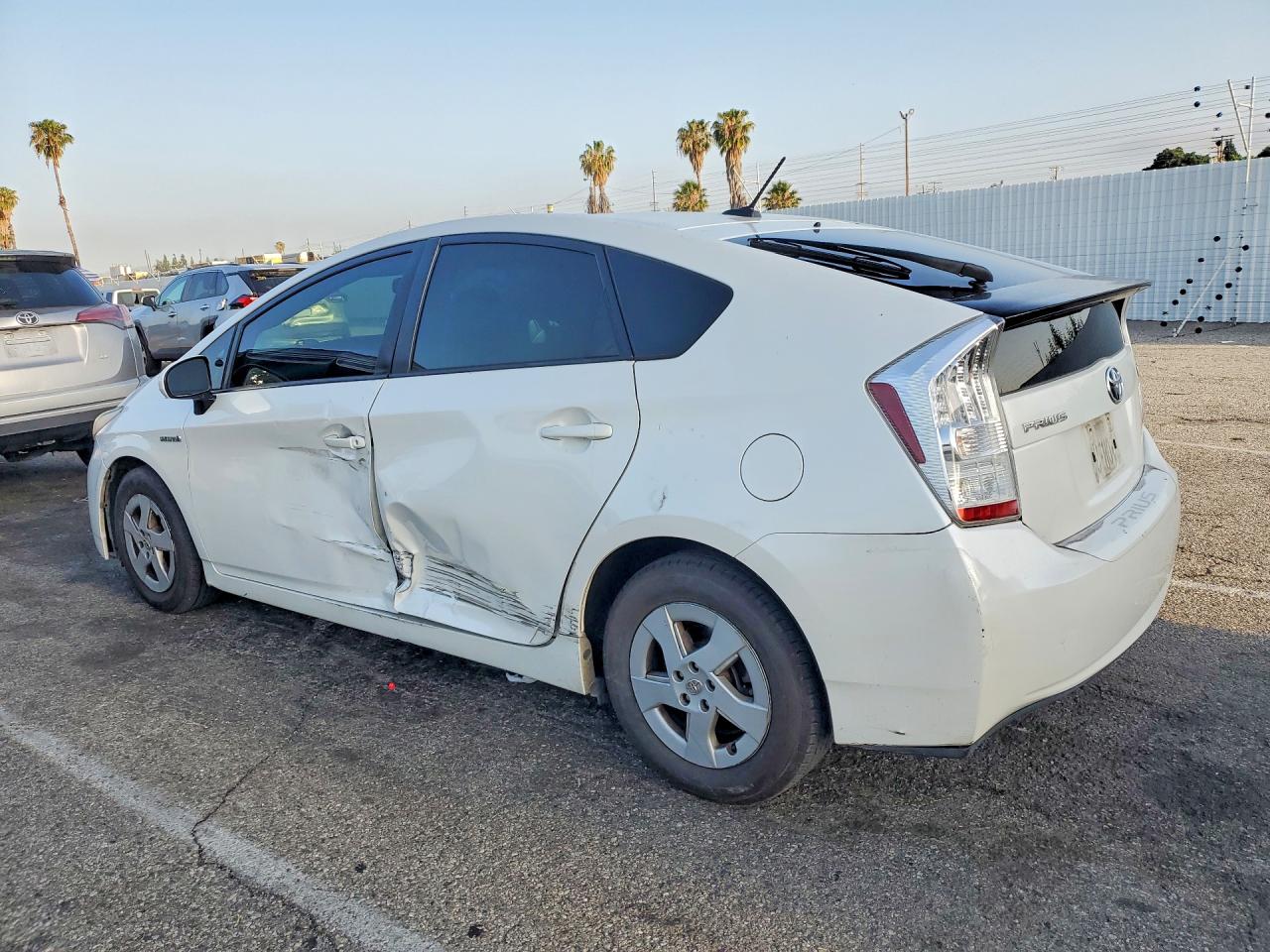 2011 TOYOTA PRIUS TWO photo 4