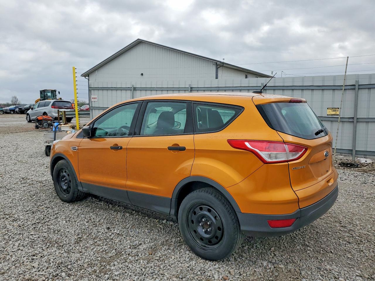 2016 FORD ESCAPE S photo 4
