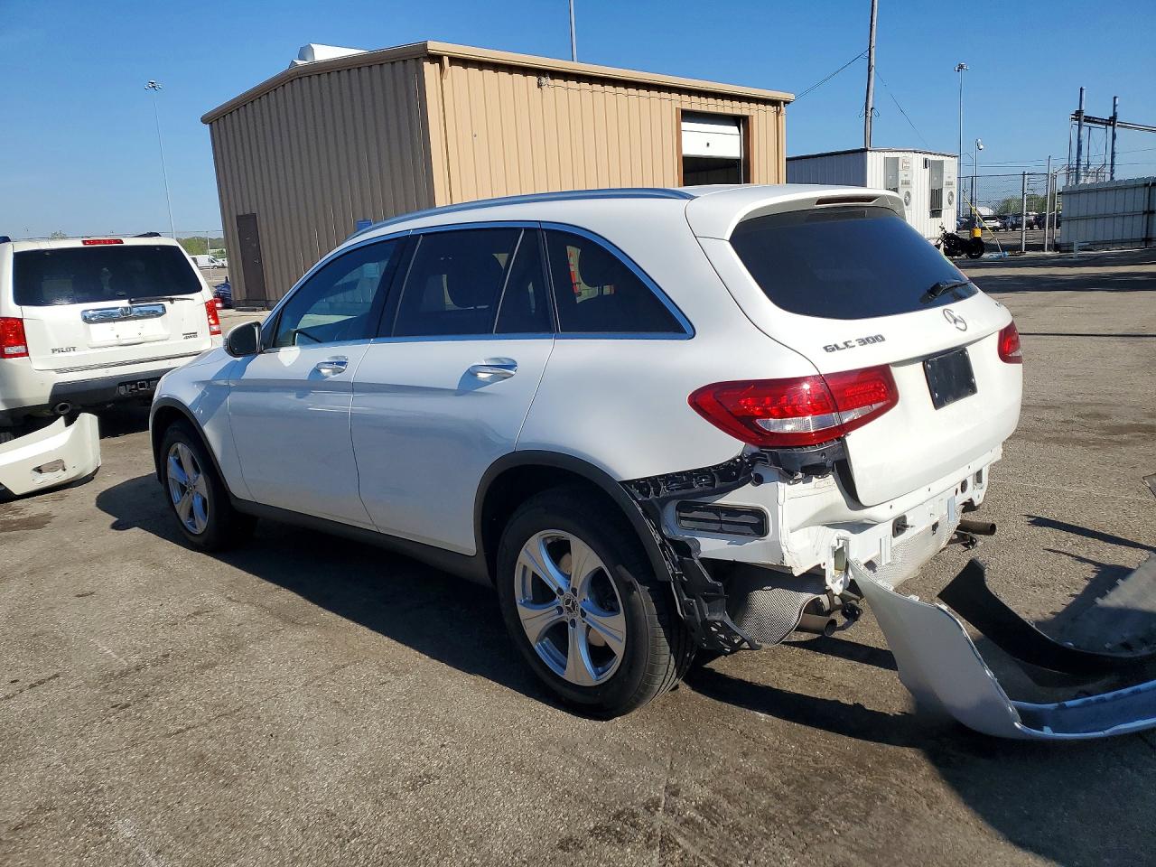 2017 MERCEDES-BENZ GLC 300 4MATIC photo 3