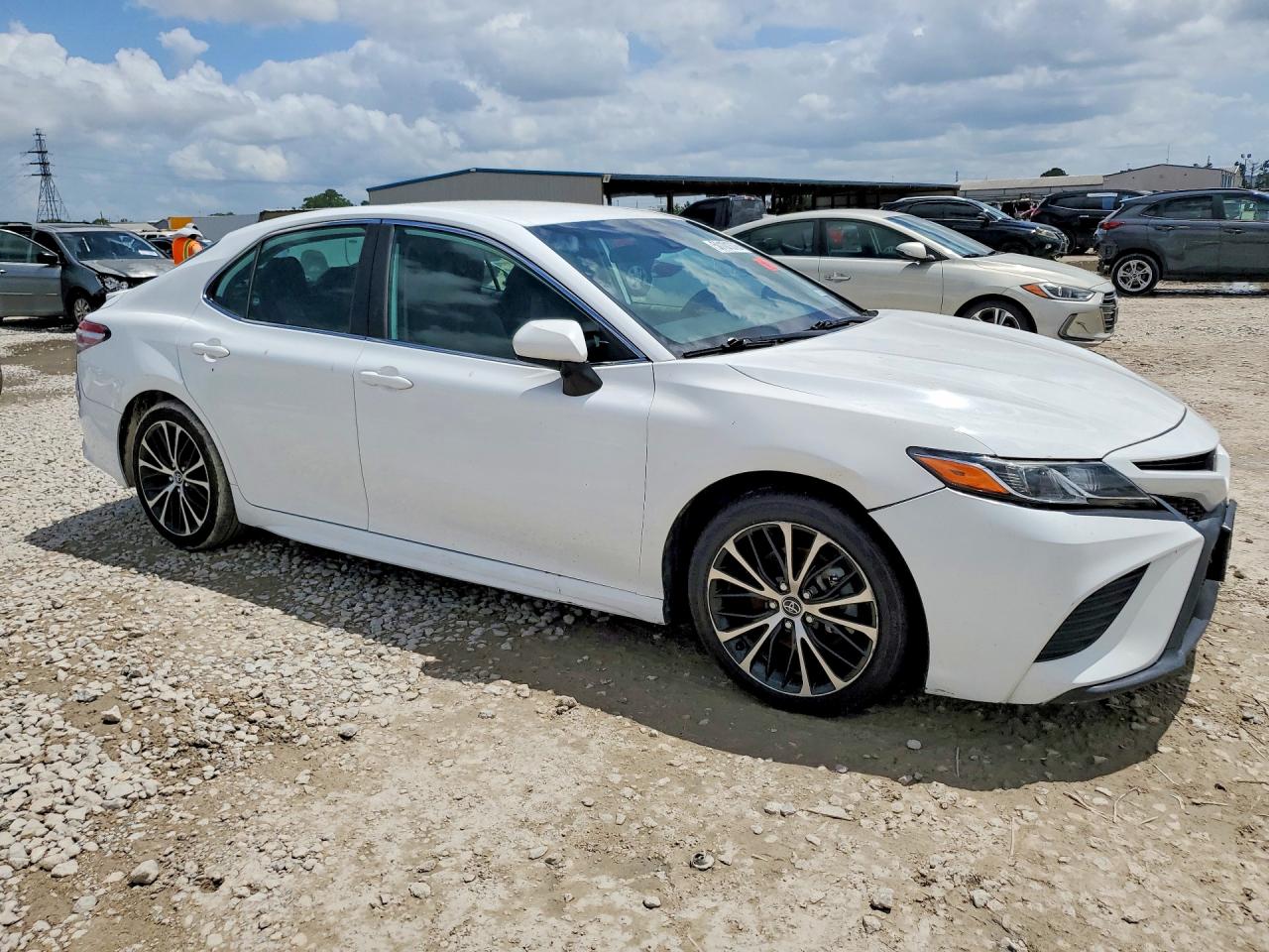2020 TOYOTA CAMRY SE photo 7