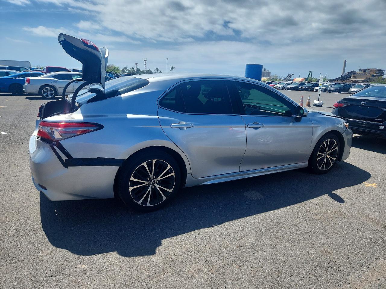 2018 TOYOTA CAMRY L photo 5