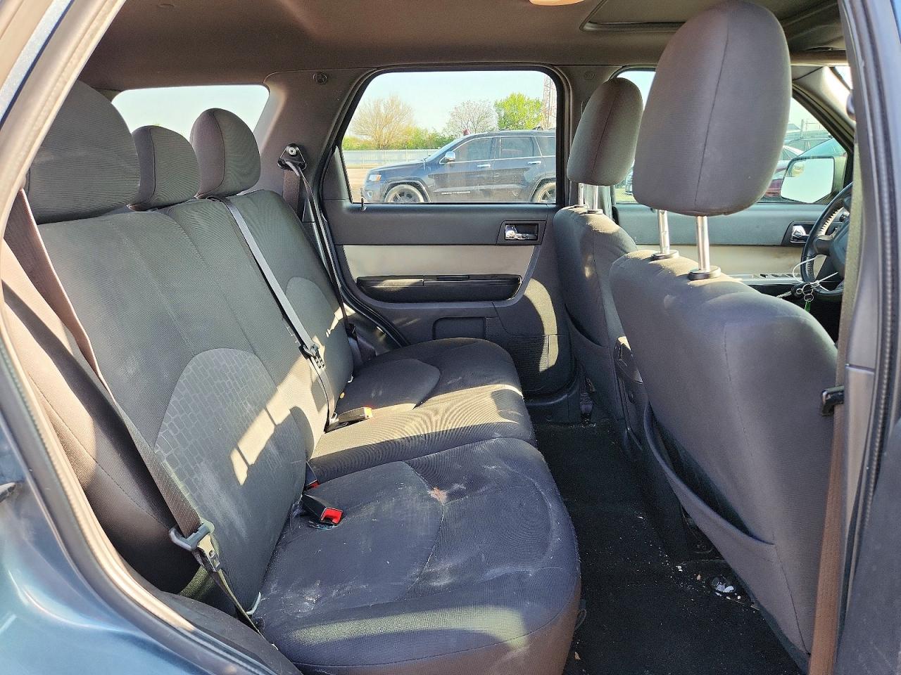2010 MERCURY MARINER photo 10