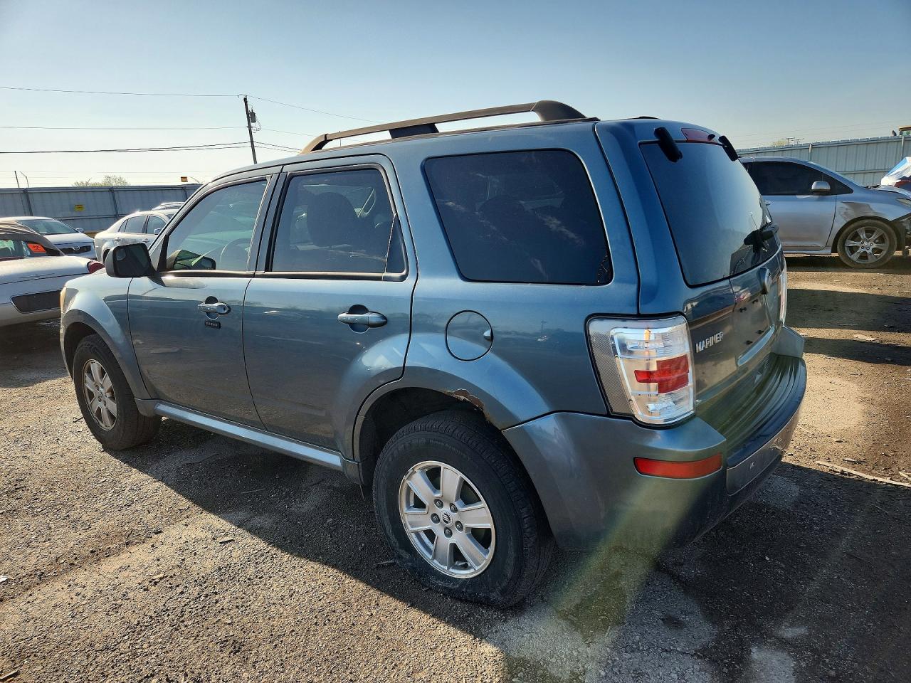 2010 MERCURY MARINER photo 2