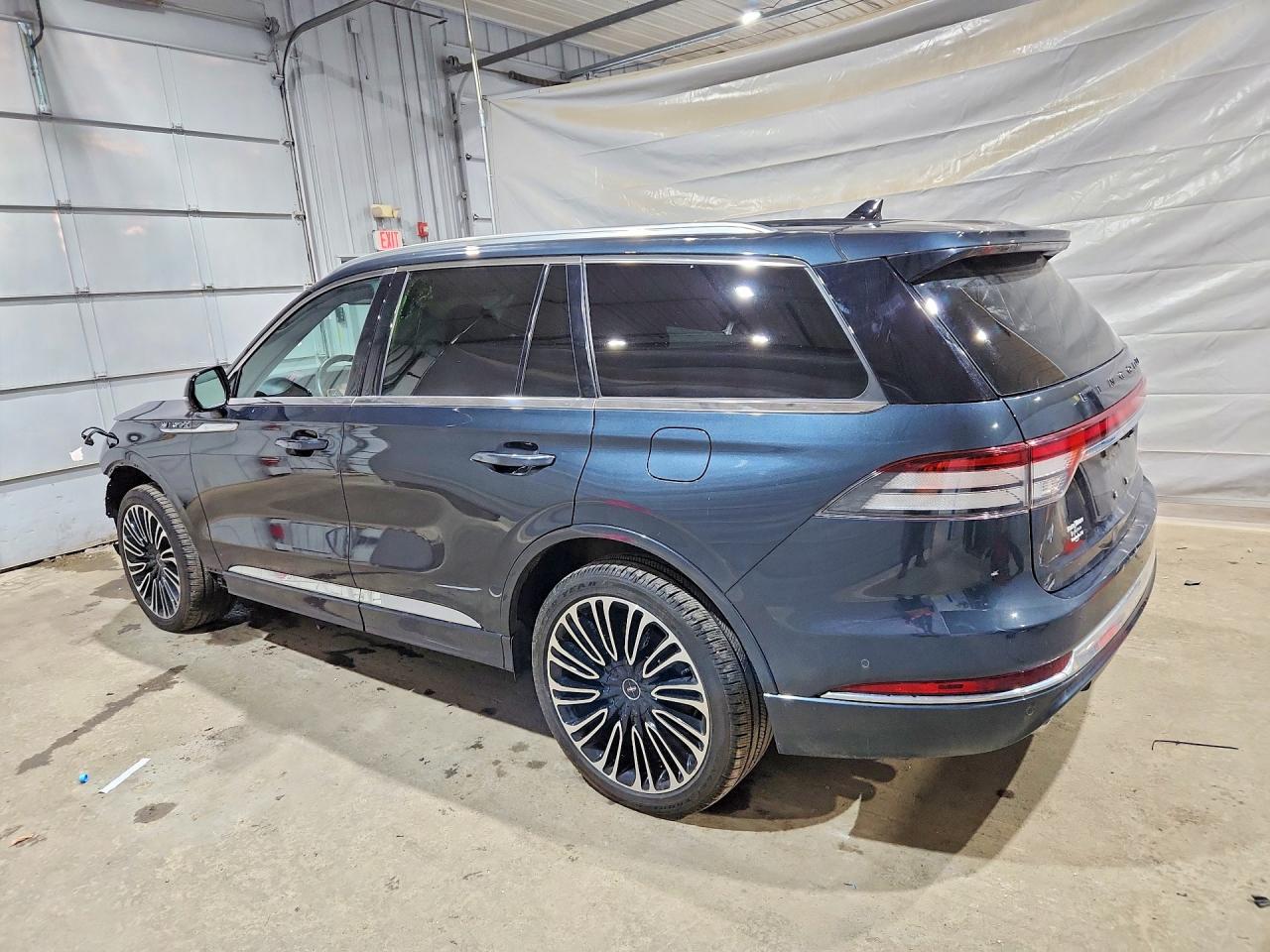 2023 LINCOLN AVIATOR BLACK LABEL photo 3