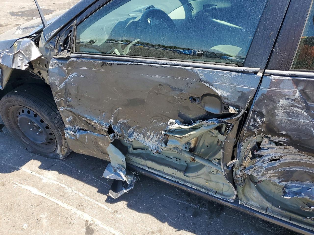 2012 TOYOTA COROLLA LE photo 19