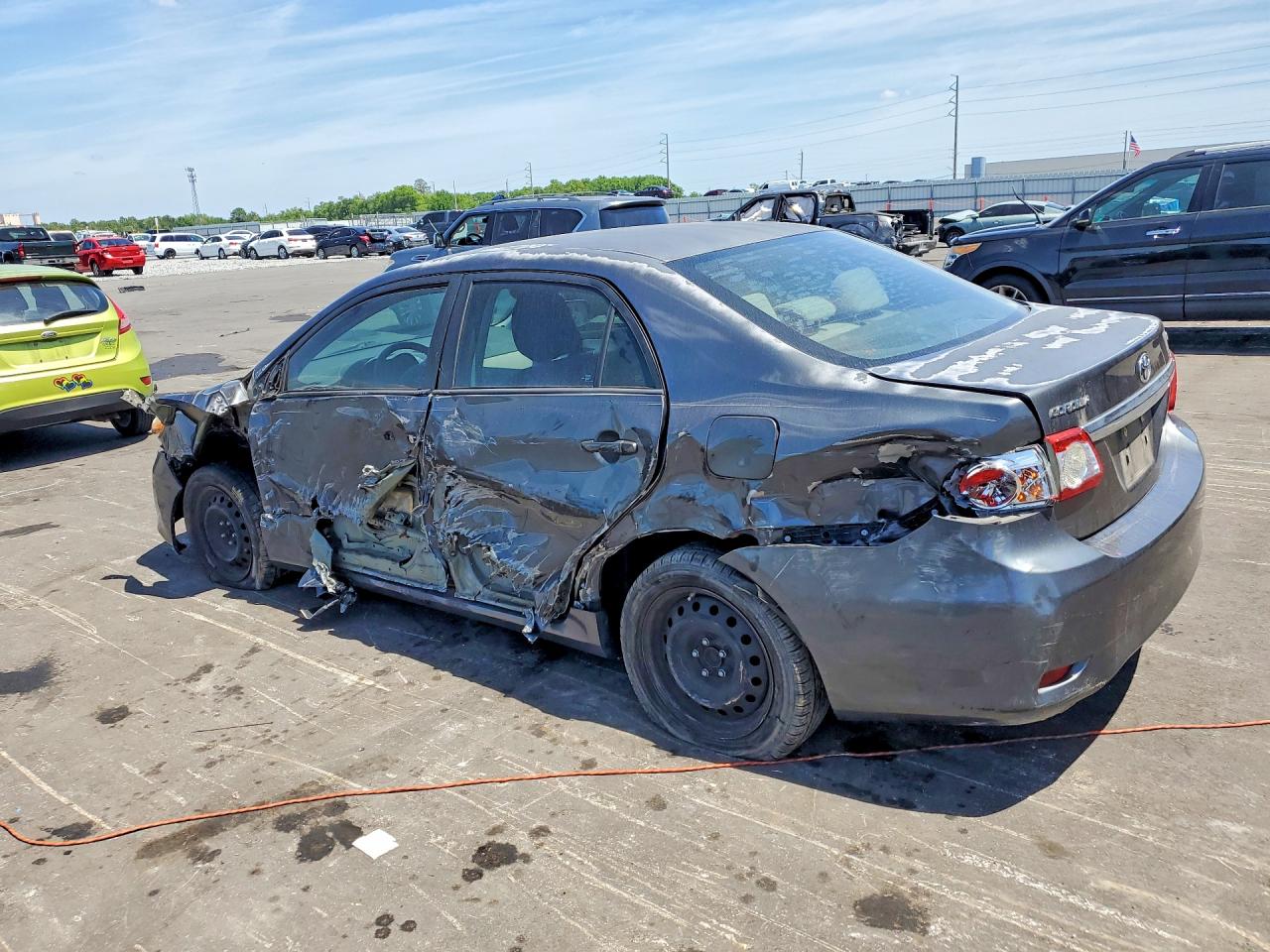 2012 TOYOTA COROLLA LE photo 4
