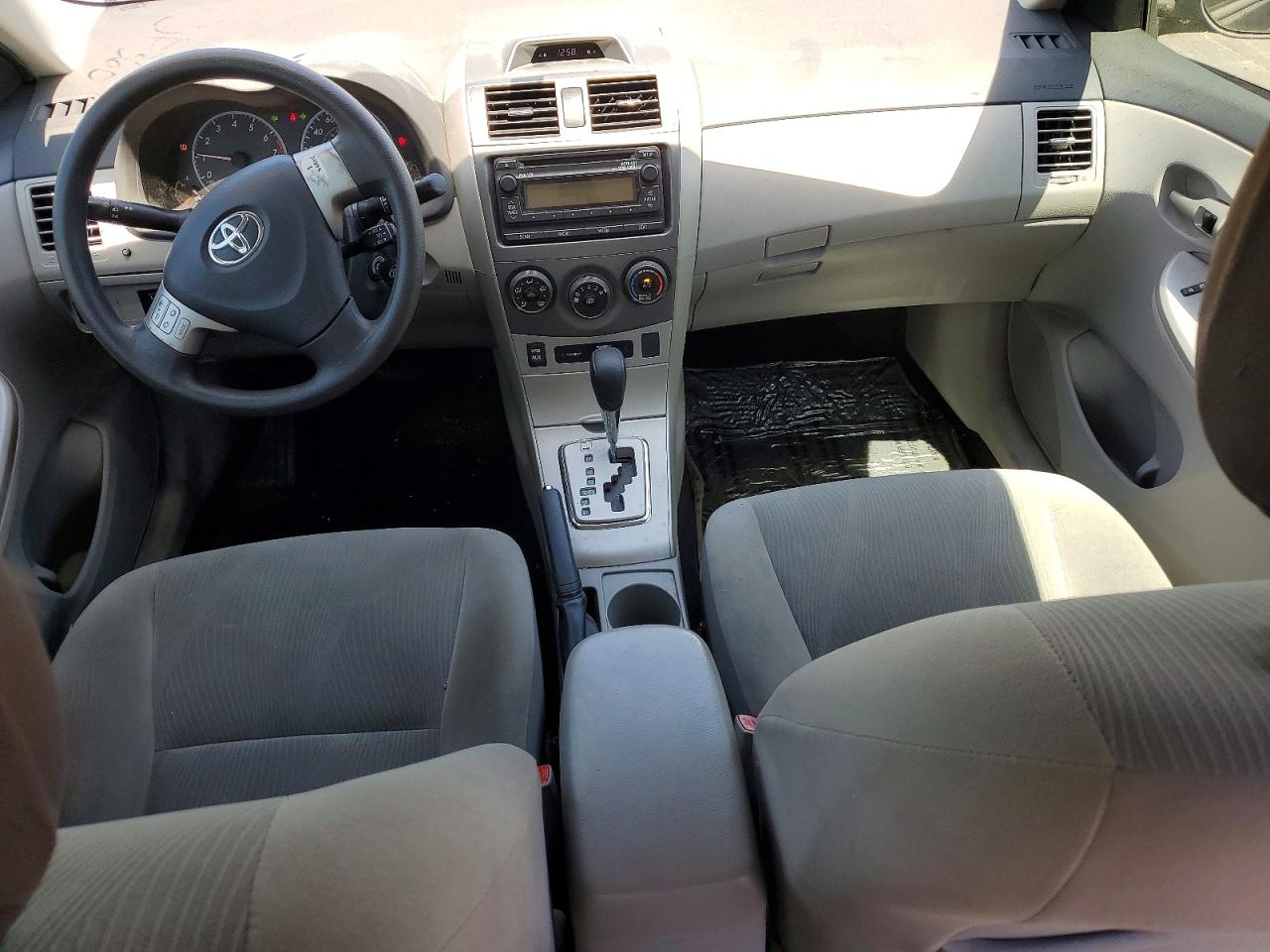 2012 TOYOTA COROLLA LE photo 22