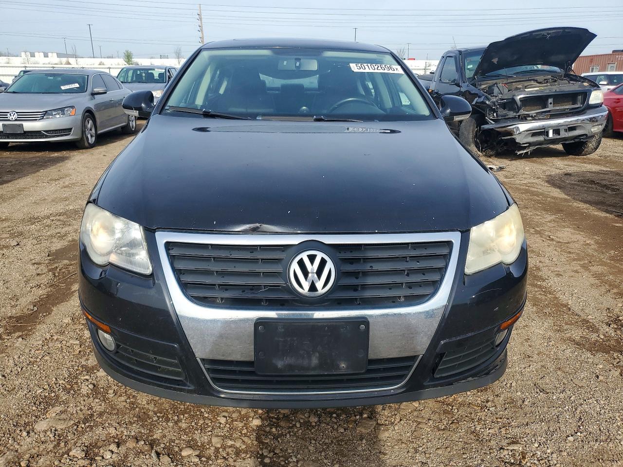 2010 VOLKSWAGEN PASSAT KOMFORT photo 9