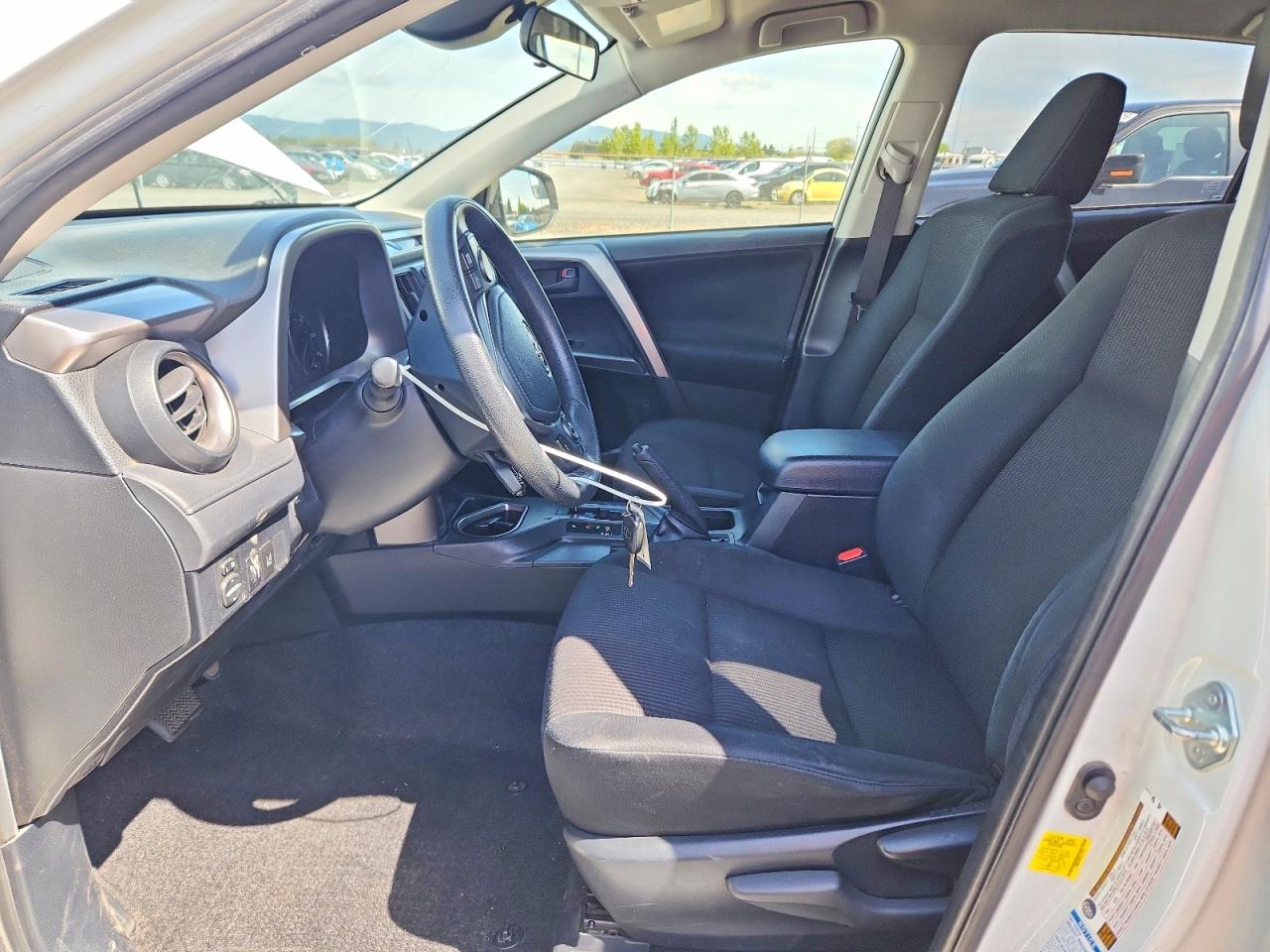 2018 TOYOTA RAV4 LE photo 19