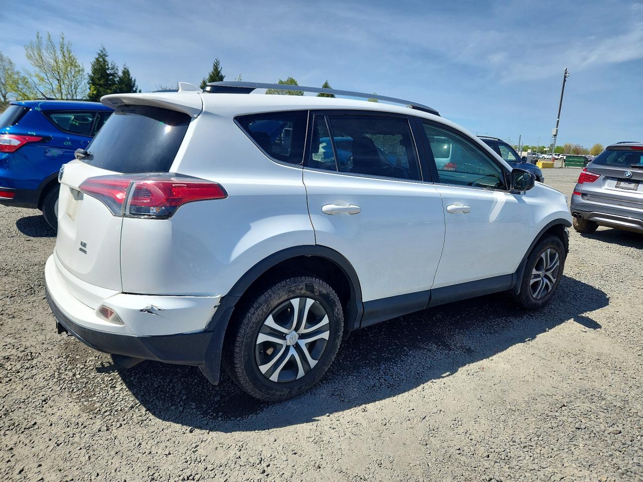 2018 TOYOTA RAV4 LE photo 7