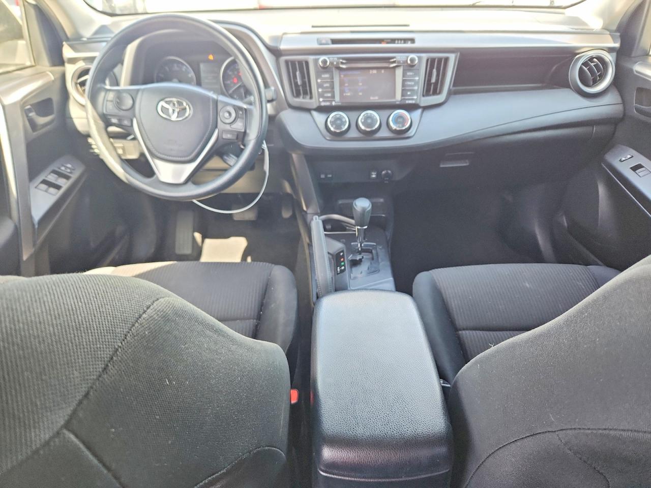 2018 TOYOTA RAV4 LE photo 22