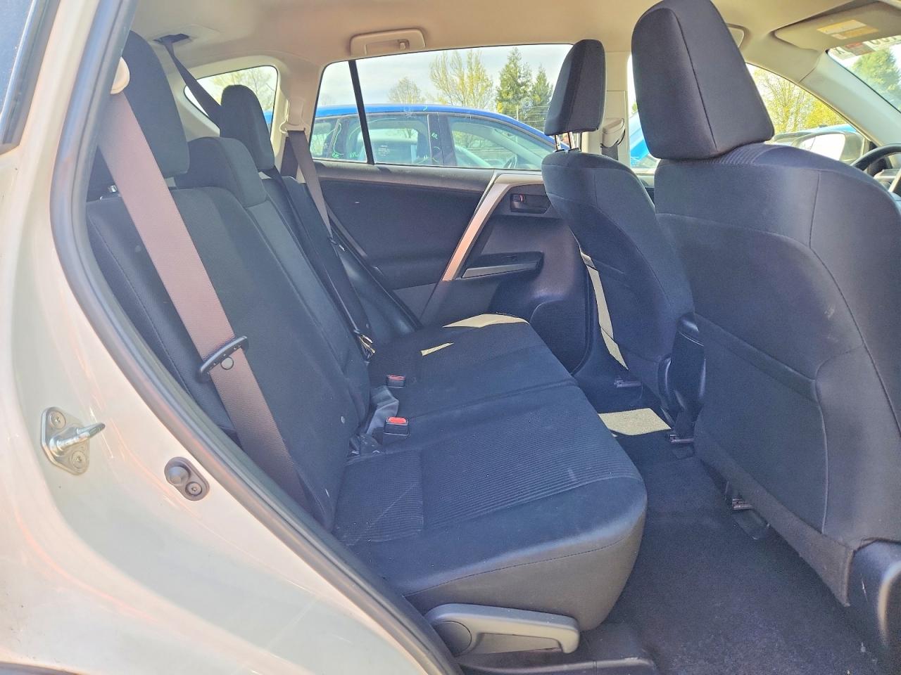 2018 TOYOTA RAV4 LE photo 31