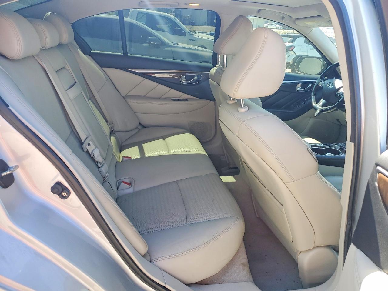 2015 INFINITI Q50 SPORT photo 19