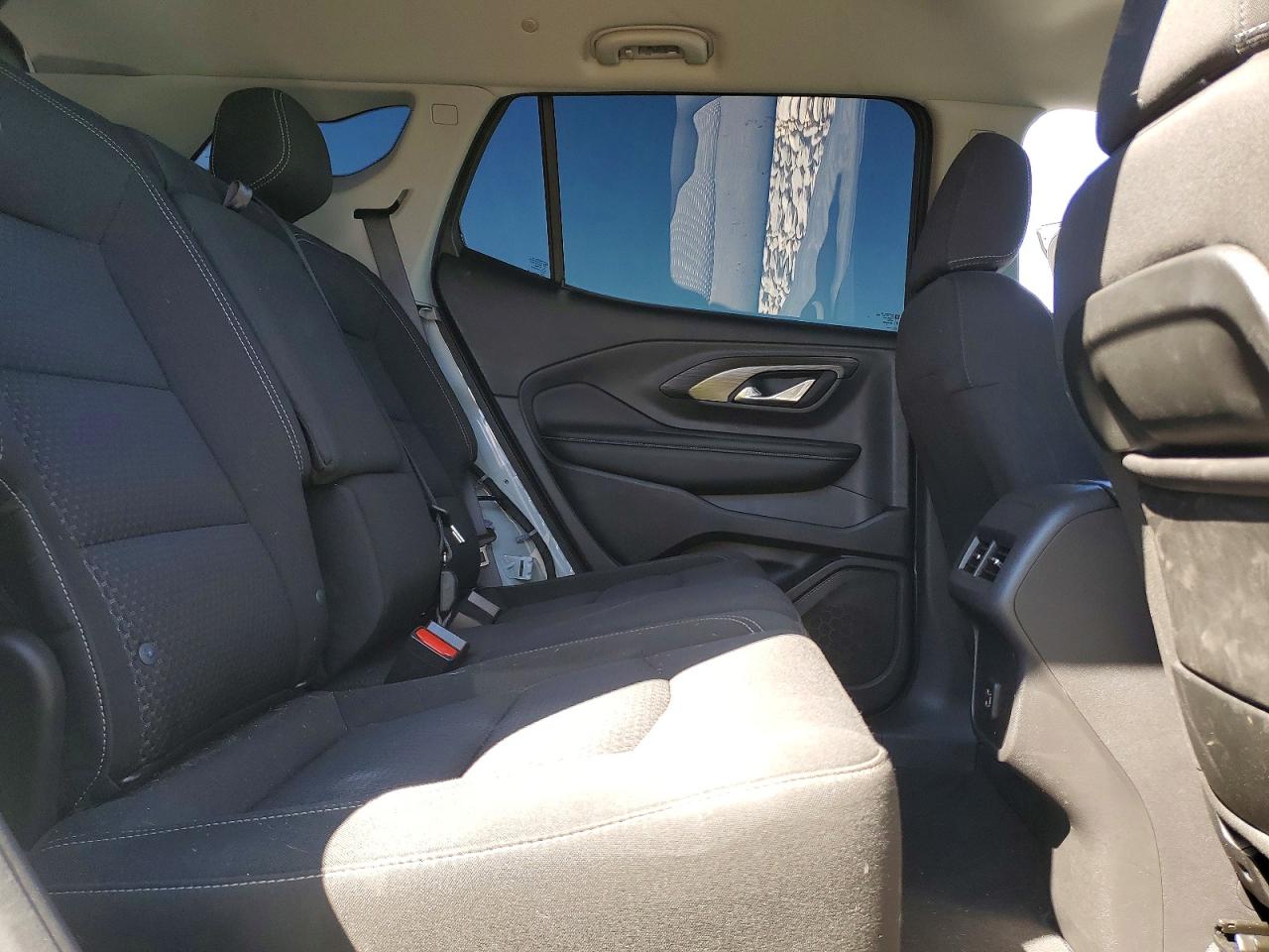 2024 GMC TERRAIN SLE photo 21