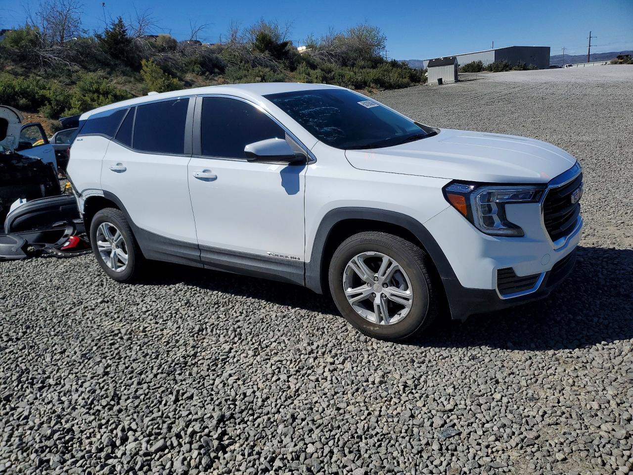 2024 GMC TERRAIN SLE photo 7