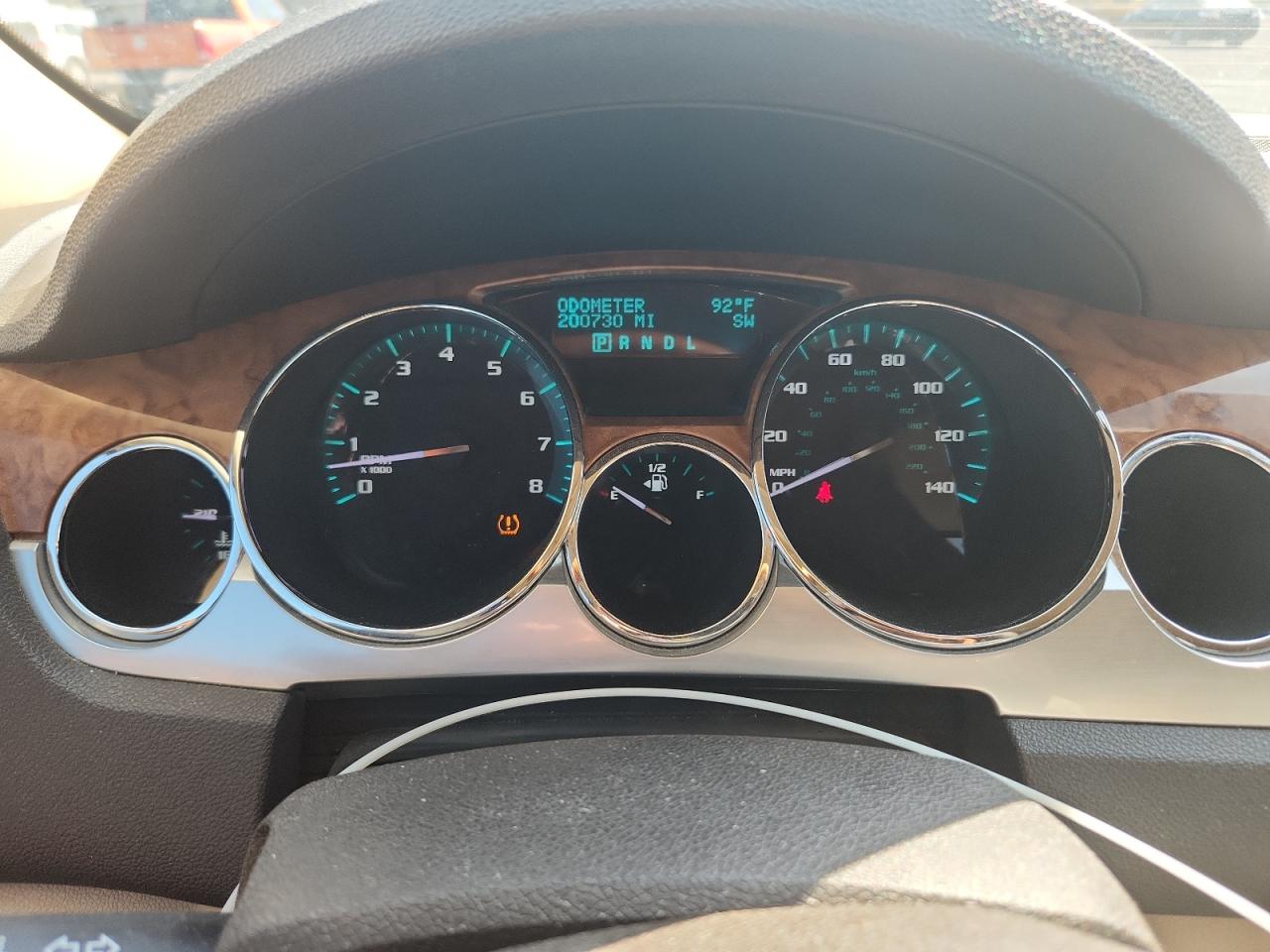 2010 BUICK ENCLAVE CXL photo 9