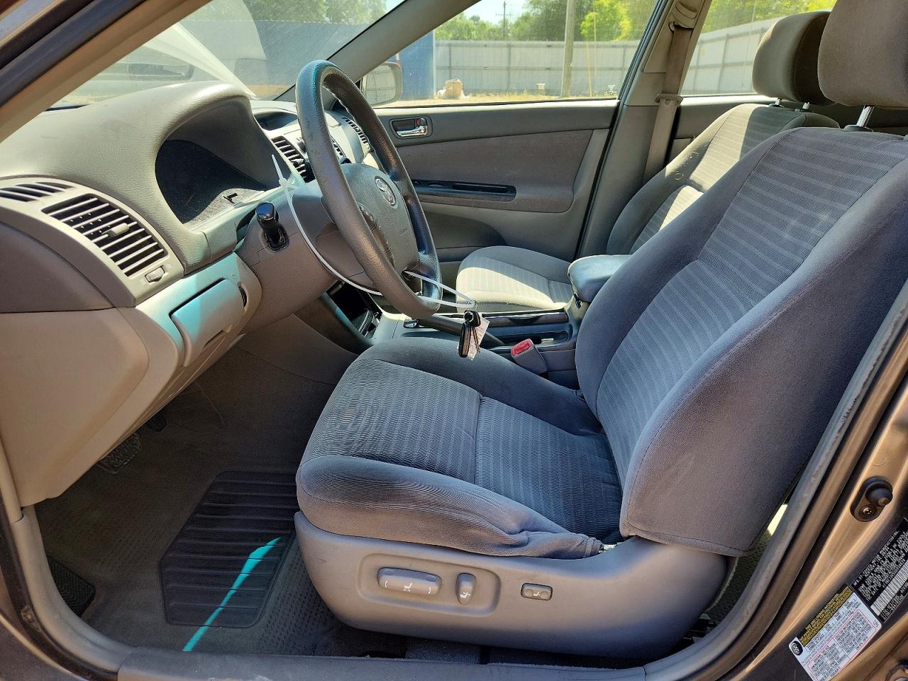 2005 TOYOTA CAMRY LE photo 13