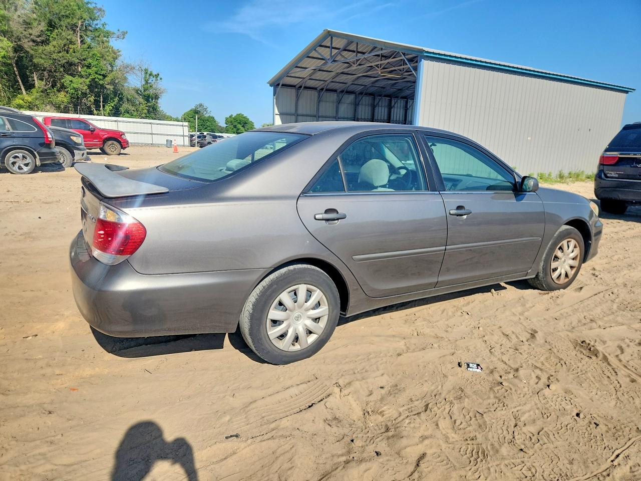 2005 TOYOTA CAMRY LE photo 5