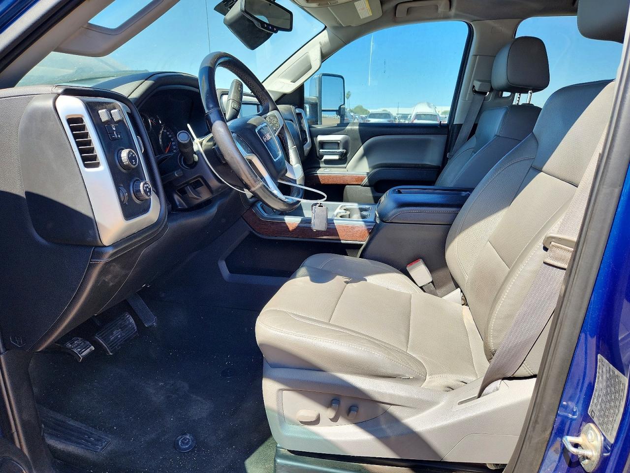 2015 GMC SIERRA K3500 SLT photo 13