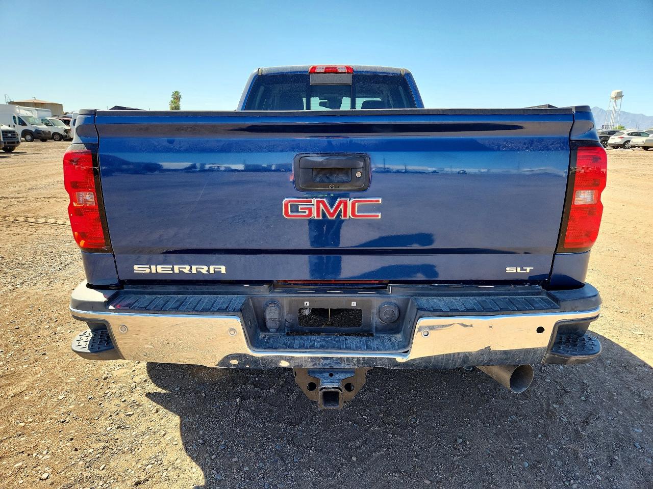 2015 GMC SIERRA K3500 SLT photo 11