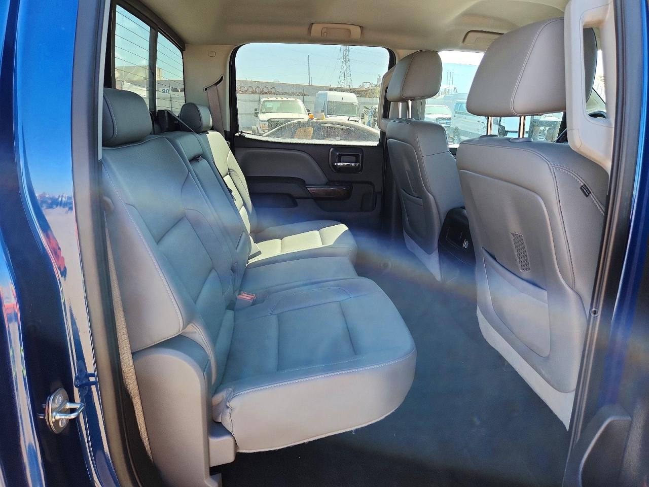 2015 GMC SIERRA K3500 SLT photo 21