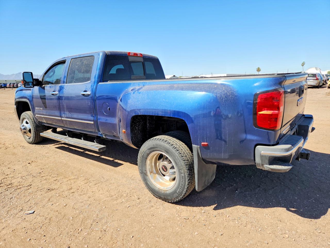 2015 GMC SIERRA K3500 SLT photo 3