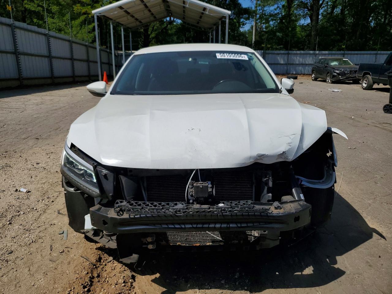 2017 VOLKSWAGEN PASSAT R-LINE photo 9