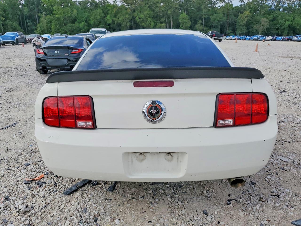 2008 FORD MUSTANG photo 11